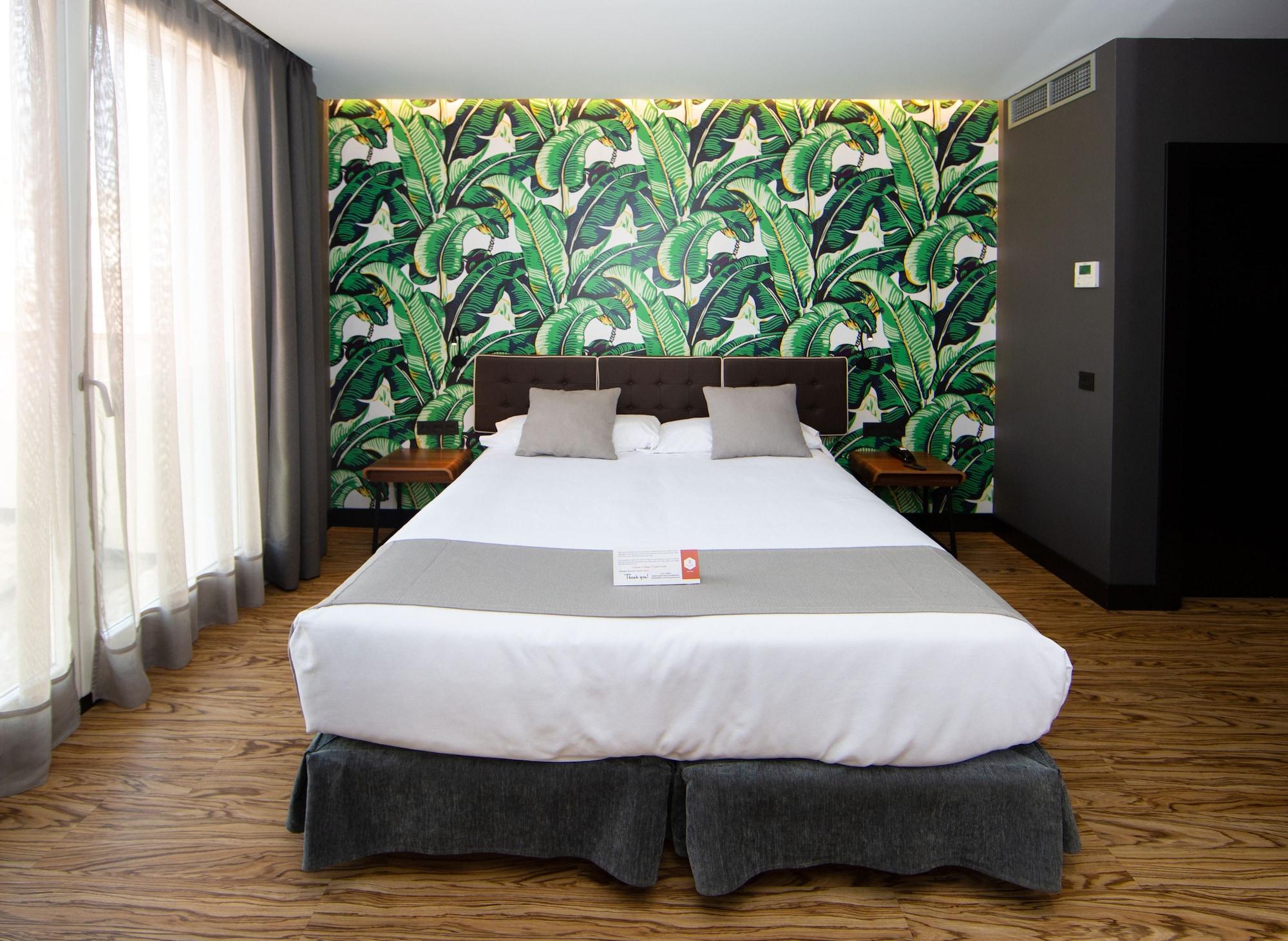 Malaga Premium Hotel Экстерьер фото